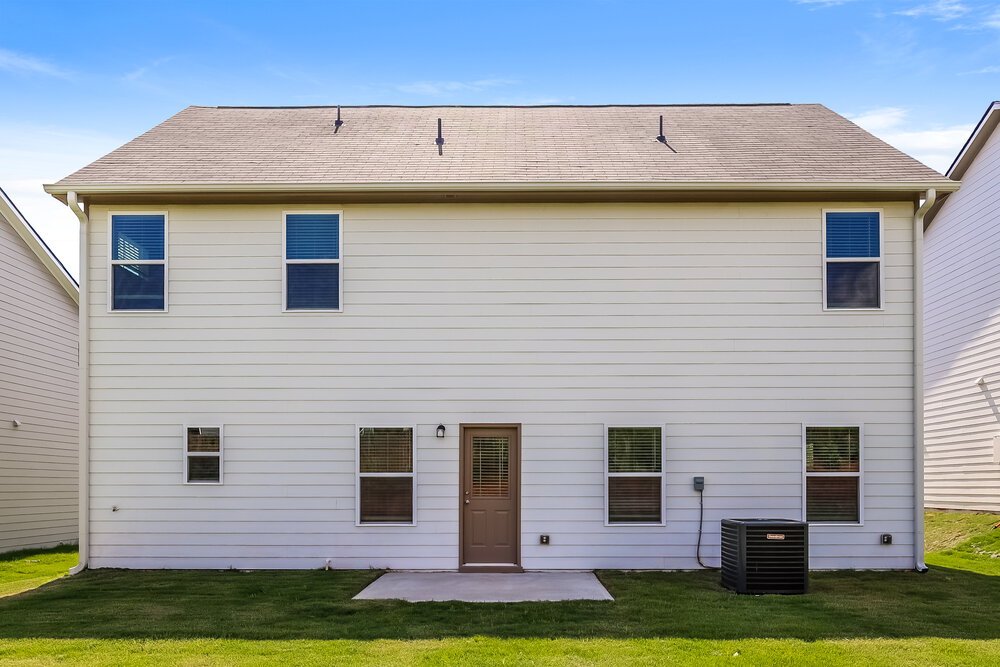 4-Bed Rental on 666 Mackenzie Cv photo 17