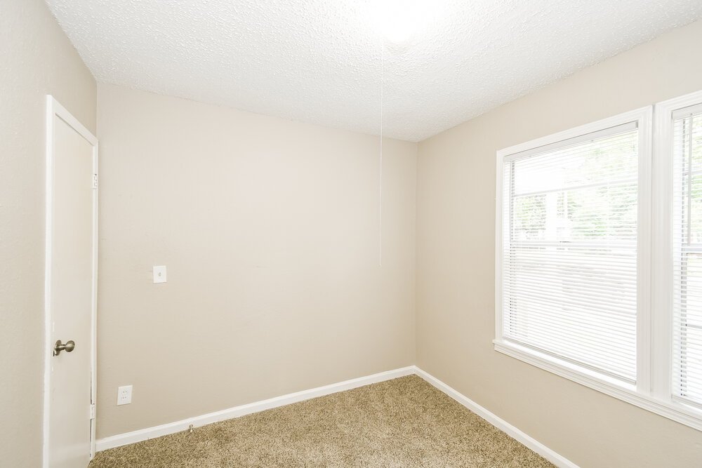 3-Bed Rental on 1031 Bunker Hill photo 18