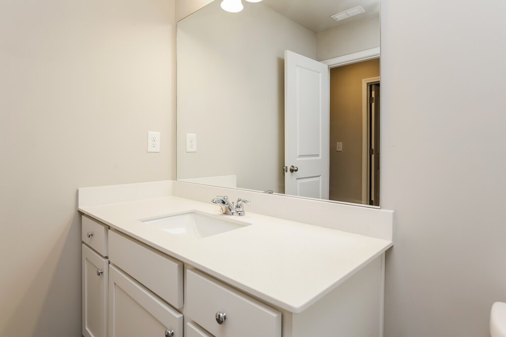 4-Bed Rental on 50 Hyde Park photo 19