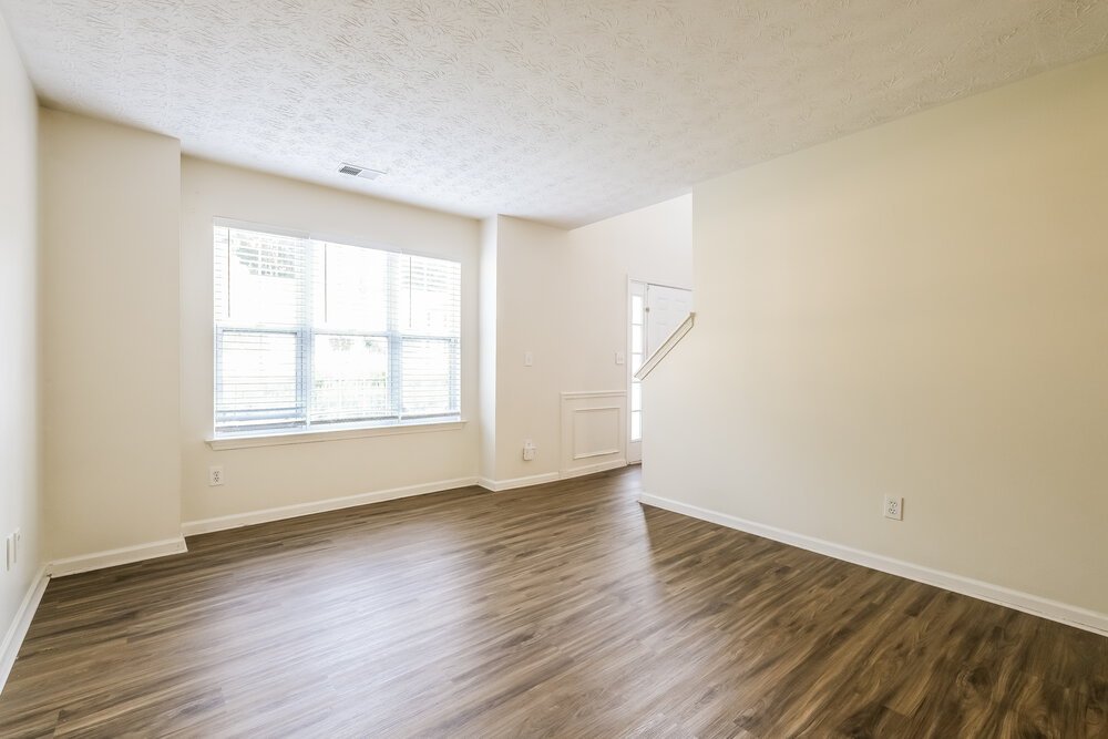3-Bed Rental on 3410 Sandlake Dr photo 9
