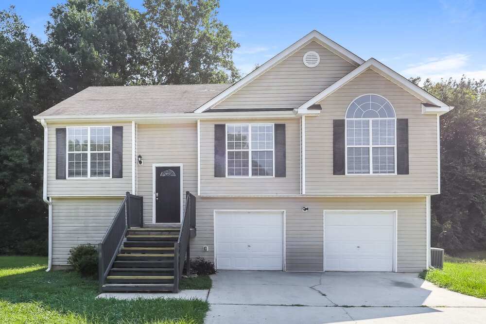 4-Bed Rental on 9447 Rollinghills Dr photo 1