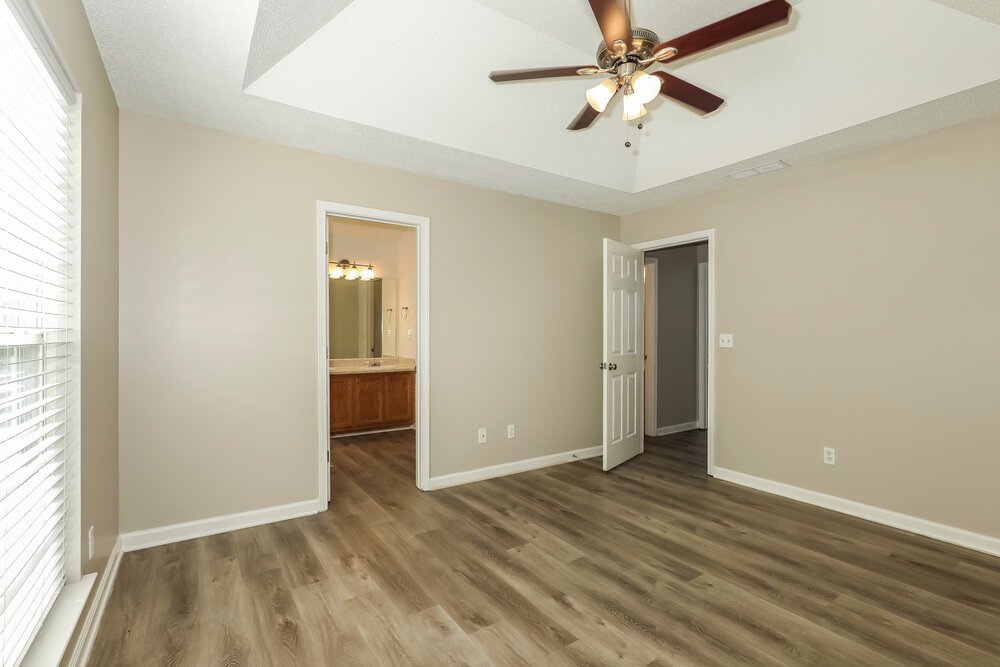 4-Bed Rental on 9447 Rollinghills Dr photo 9