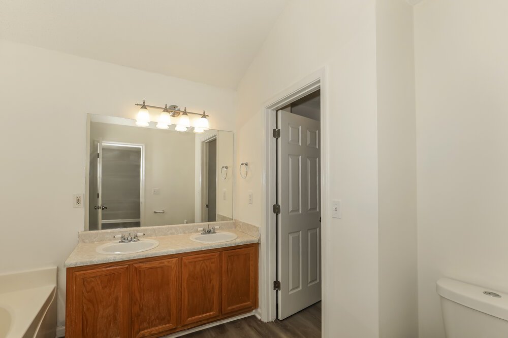 4-Bed Rental on 9447 Rollinghills Dr photo 10