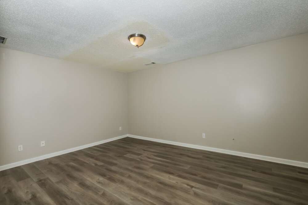 4-Bed Rental on 9447 Rollinghills Dr photo 12