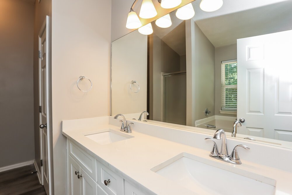 3-Bed Rental on 9422 Lakeview Rd photo 12