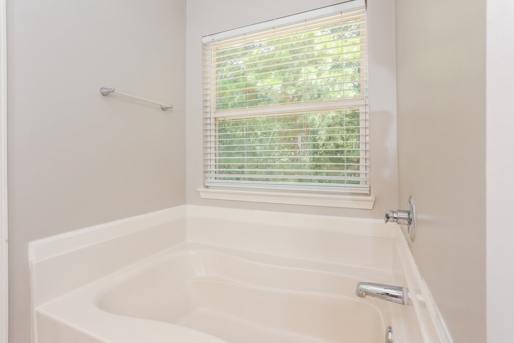 3-Bed Rental on 9422 Lakeview Rd photo 13